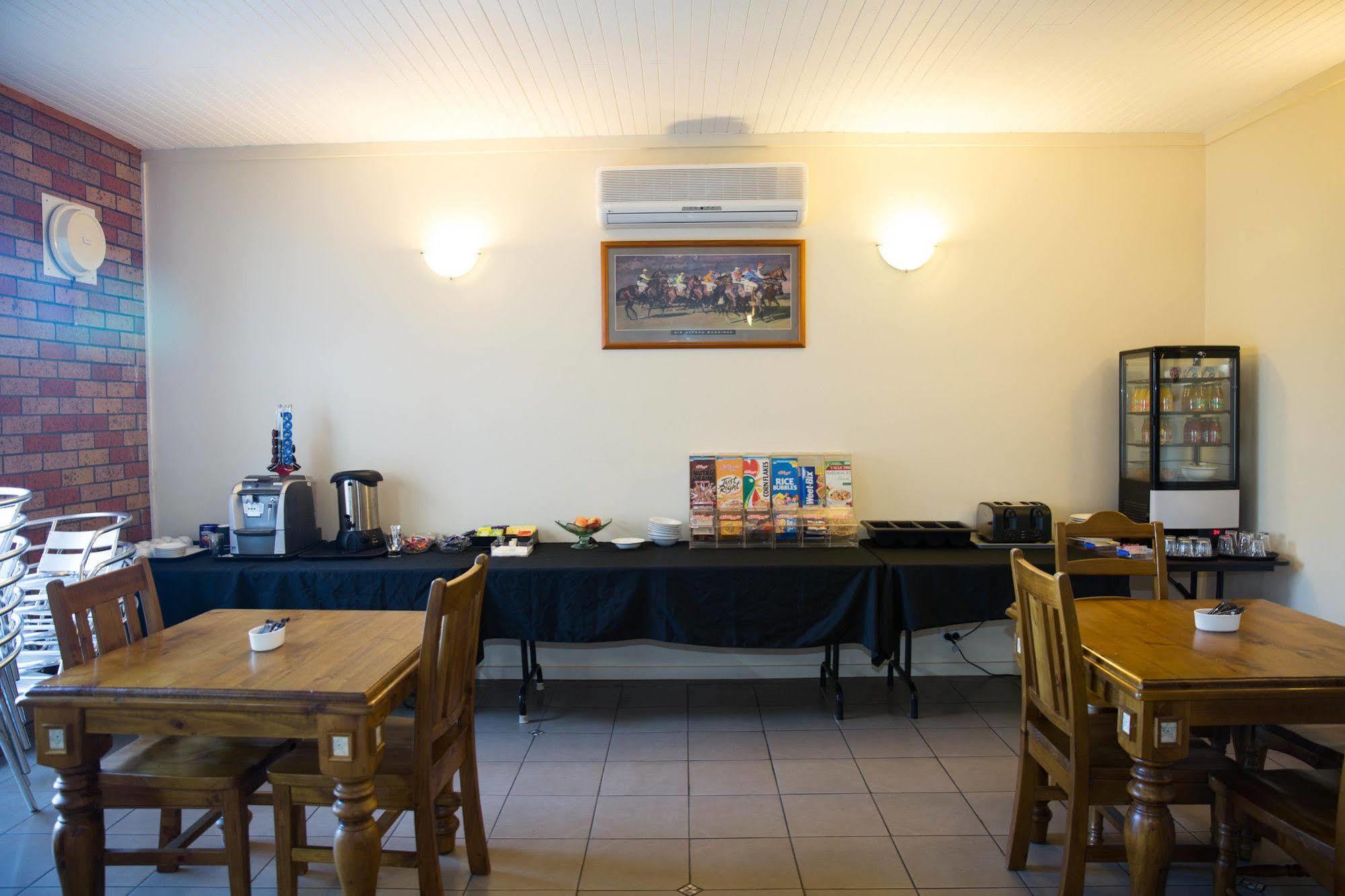 Scone Motor Inn & Apartments Extérieur photo