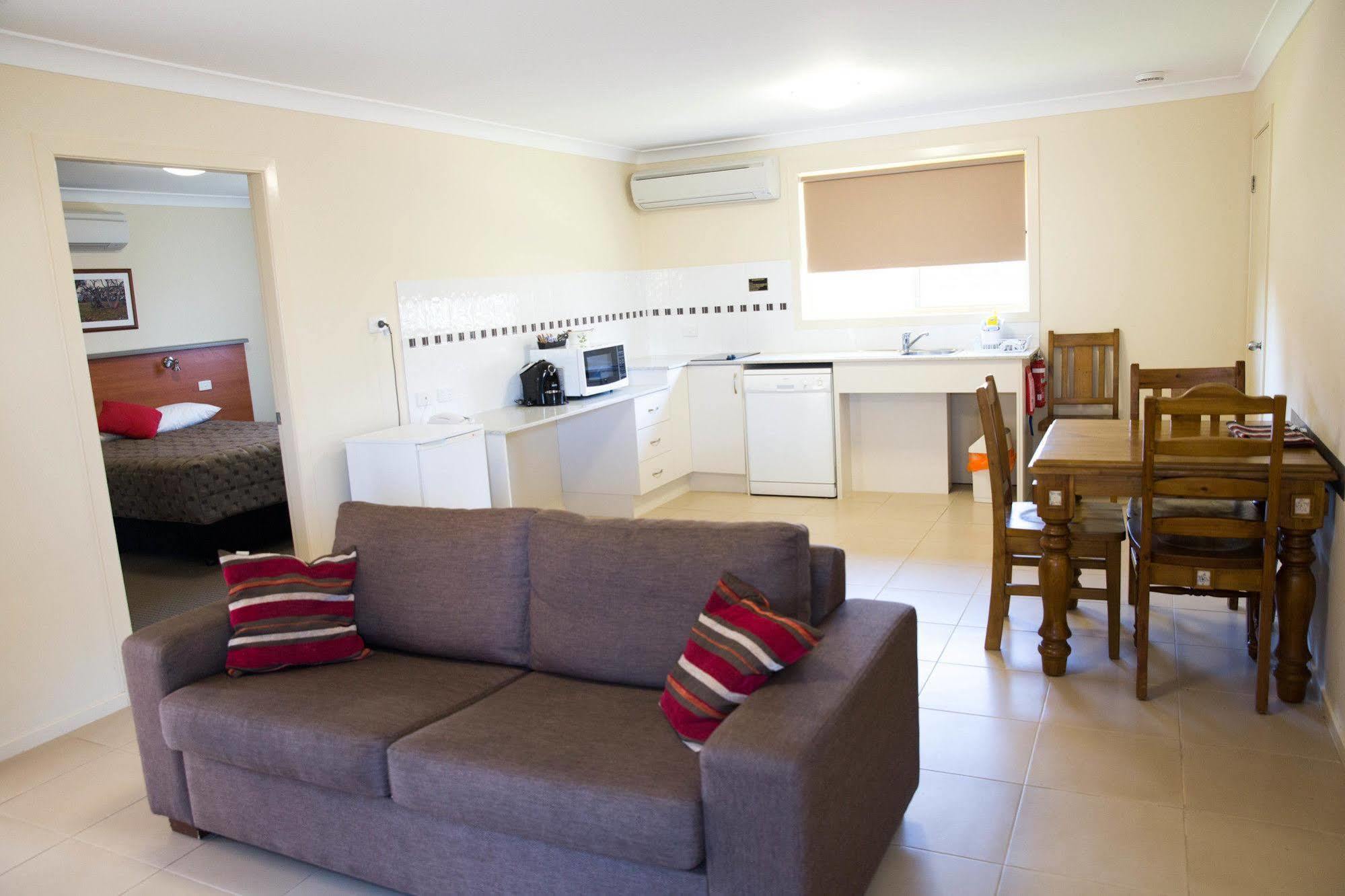 Scone Motor Inn & Apartments Extérieur photo